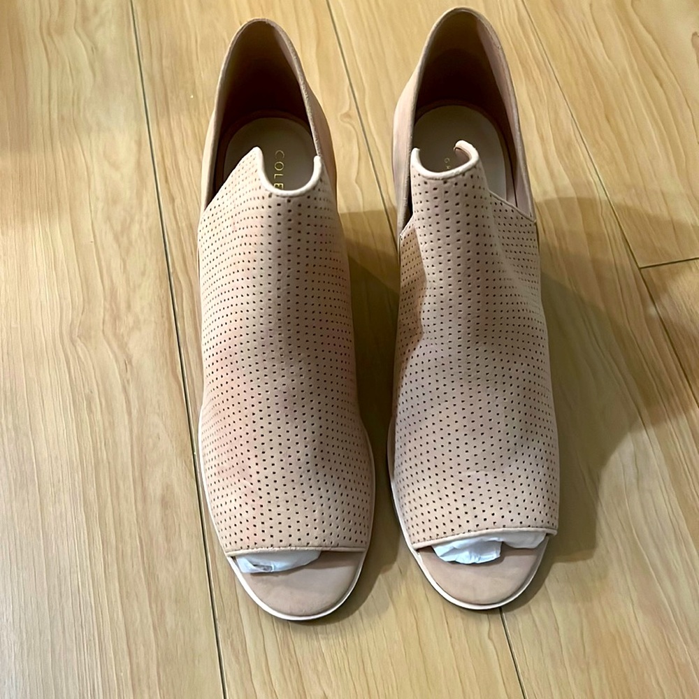 Cole Haan Shiloh Opentoe BT,Blush Perf Suede,7B
